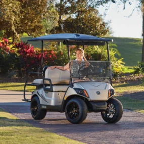 Yamaha-Golf-Carts-Lifestyle-Image-40-of-147.jpg